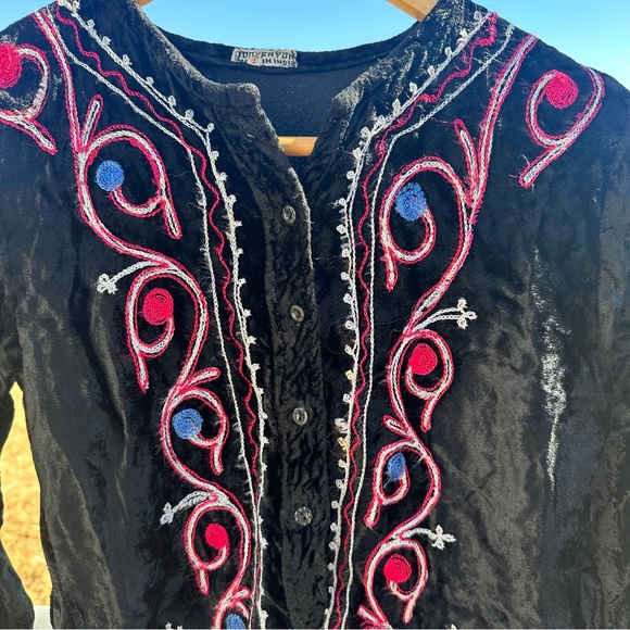 Vintage 1960s embroidered velvet bell sleeve mini dress - Picture 3 of 9